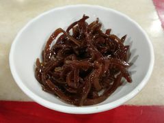 免费的炒咸菜丝儿-吴记百姓菜馆·北京菜·烤鸭(故宫店)