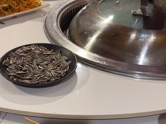 -哈尔滨烧烤·山河村铁锅炖(交大店)