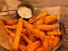 -SISTERS BAR RESTAURANT川意酒馆(嘉善老市H楼店)