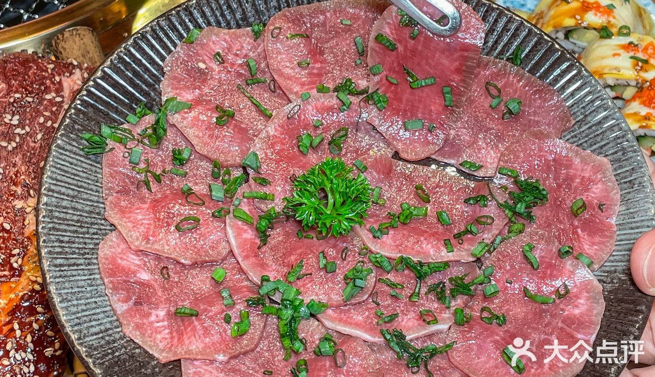 西湖边！新开的烤肉店，好好吃啊！！