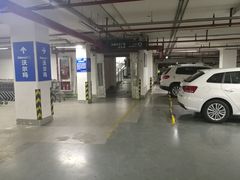 场地-沃尔玛购物广场（白丽生活广场店）-停车场