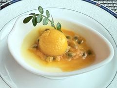 -亚洲国际大酒店·云顶阁旋转自助餐厅