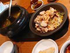 -云海肴·汽锅鸡·云南菜(天山百盛优客店)