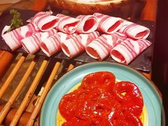 -老牌坊云南鱼豆花火锅(爱建店)