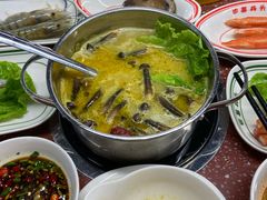 -四囍码头海鲜烧烤自助火锅(外滩南京东路悦荟广场店)