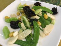 -强记湛江鸡饭店·二十七年老字号(拱北店)