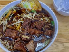 招牌秘制红烧牛肉面-张嫂子镇江锅盖面(寿邱街店)