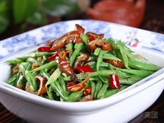 四季豆炝肥肠-老村长•湖北家常菜(南湖店)