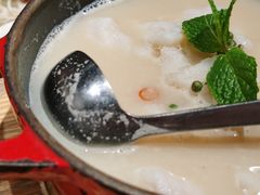 酸汤嫩鱼片-小大董·烤鸭(凤凰汇店)