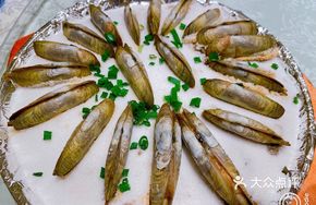 Sautéed Clams in Salt on Iron Plate