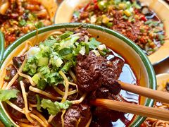 -拈签一笑黄牛肉辣卤串串