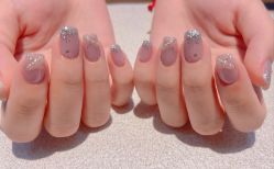 -花系美·美甲美睫精品店