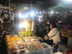 -周日夜市