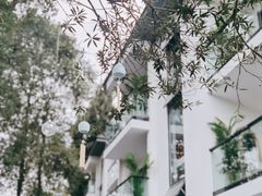 -华凌山庄·隐湖栖