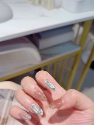 -丽心自助美甲美睫
