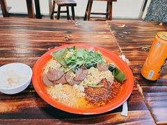 -老街称盘麻辣烫(东方新天地店)