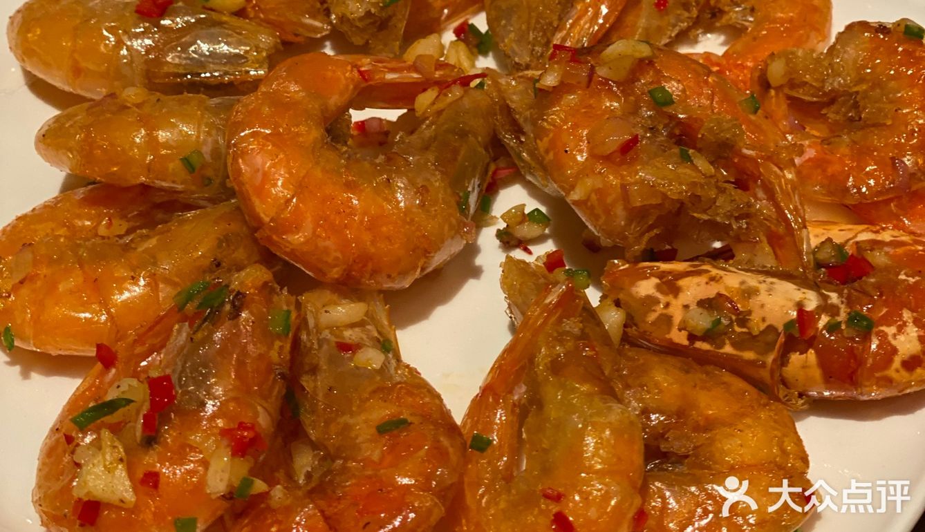 味道中规中矩，单点一个炒花蟹，两支酒，价格清新脱俗