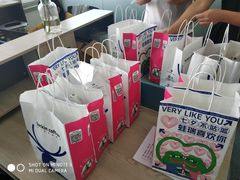 -瑞幸咖啡(华东理工大学商学院店)