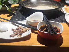 -洪氏嗨捞·广东猪肚鸡·椰子鸡火锅(西咸万象城店)