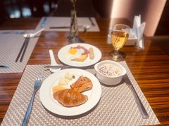 -BLU 全日制餐厅(上海安曼纳卓悦酒店)