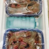 第一次吃到新鲜的东魁杨梅，被当地的朋友投喂简直太幸福啦[亲亲]