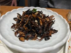 七月油鸡枞-山茶云南菜(中关村店)