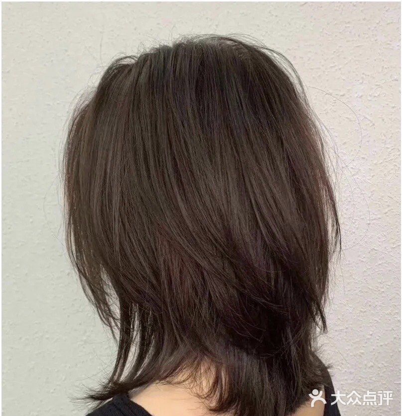 中长锁骨发，女生千万不能错过的减龄发型