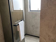 -阡陌上花园设计师民宿(深圳坪洲地铁站店)