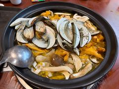 -菌之家·专业纯野生菌火锅·特色炒菌