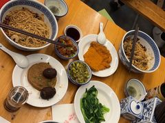 -沪西老弄堂面馆(定西路店)