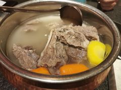 宁夏盐池滩羊手抓肉-丝路金桃·新疆菜(徐汇店)