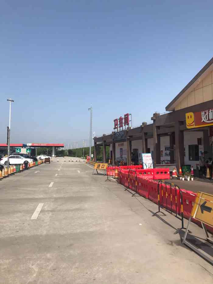 君山服务区-停车场-"从家里到岳阳火车站的时候经过这个服务区就.