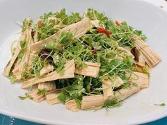 炝拌鲜腐竹-巴依老爷新疆美食(望京小街店)