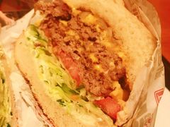 -The Habit Burger Grill 哈比特汉堡(复兴soho店)