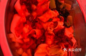 Belt Oil泼 Noodles with Tomato Three-in-One