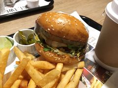 -The Habit Burger Grill 哈比特汉堡(复兴soho店)