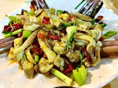 -三亚火车头万人海鲜广场