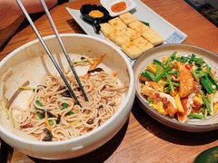 -云海肴·汽锅鸡·云南菜(天山百盛优客店)