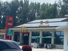 -窦店服务区-停车场