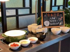 自助调料区-水月周庄铂尔曼酒店 · 漾全日餐厅