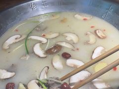 -佬土鹅肠火锅(解放路店)