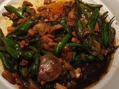 -阿瓦山寨·湘菜现炒·剁椒鱼头王(咸阳总店)