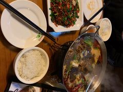 -临江餐馆二楼美食部落