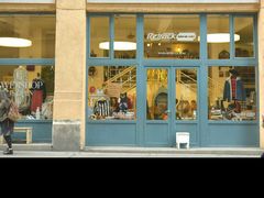 -Retrock Designer Vintage Store