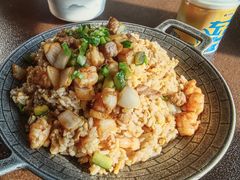 -曼听小寨海鲜烧烤·大连辣炒大王(盖州街店)