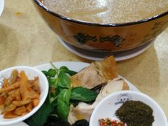 -桥香园云南过桥米线(金马碧鸡店)