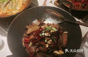 Tujia New Year Stir-fried Pork with Pickled Mustard Greens