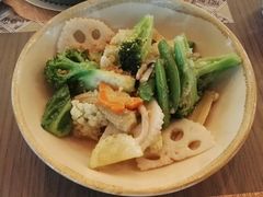 蒜香炒杂菜-CHINCHIN 青青·泰国料理(万象食家店)