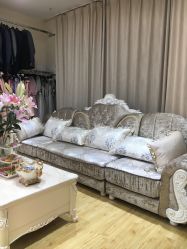 -觅白婚纱礼服馆