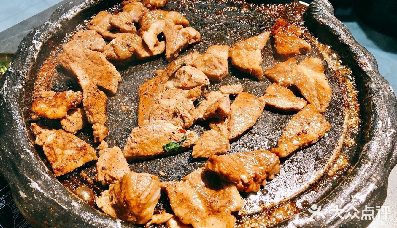 远景路美味可口的辛罗烤肥肠